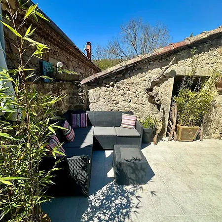 Batisse Le Moulinage Du Luol Avec Parc Arbore